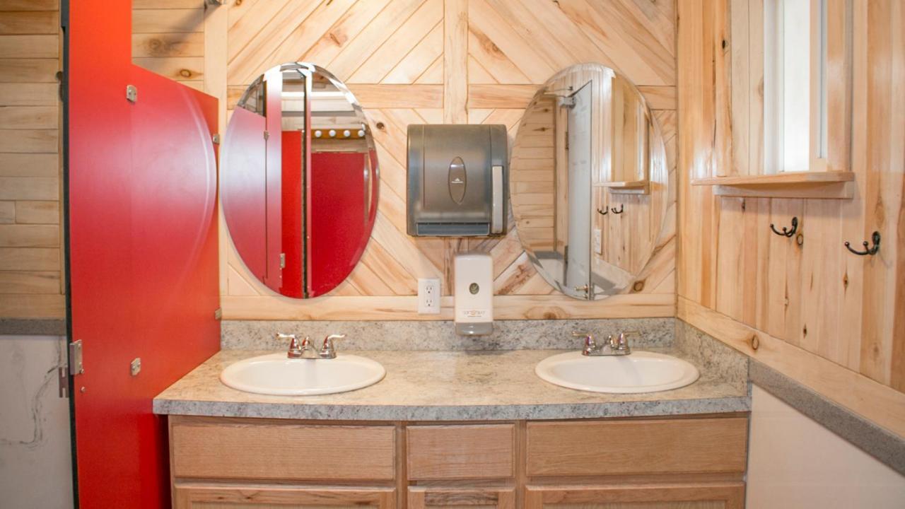 شقة موآب  في Outdoor Glamping Large 5Th Wheel Setup Ok4A المظهر الخارجي الصورة